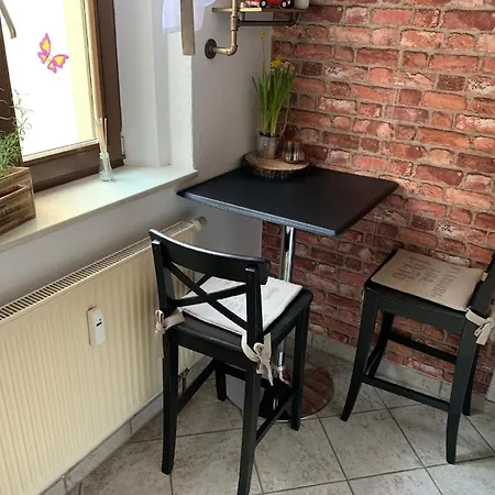 Design I, Hell, 35 Quadratmeter, Zentral Zu Grenze Altstadt Park, Gratis Parkplatz *